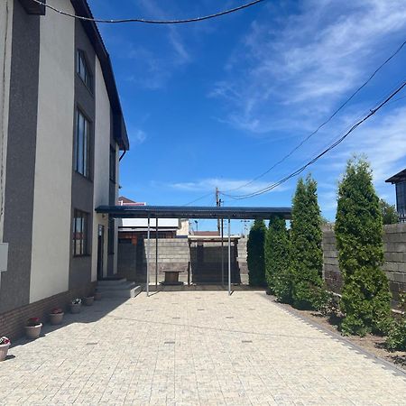 Bayotel Каракол Екстериор снимка